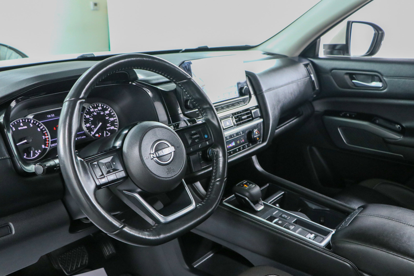 Used 2024 Nissan Pathfinder SL FWD image 22