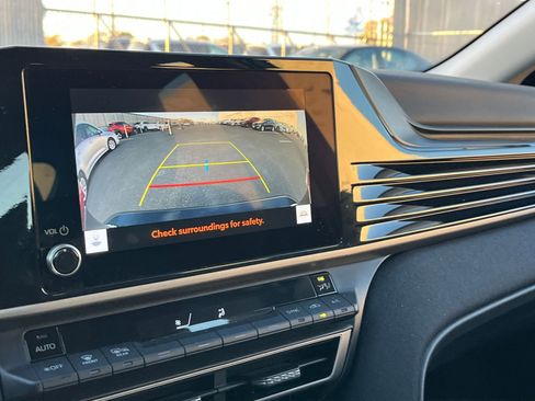 Used 2025 Toyota Camry LE image 17