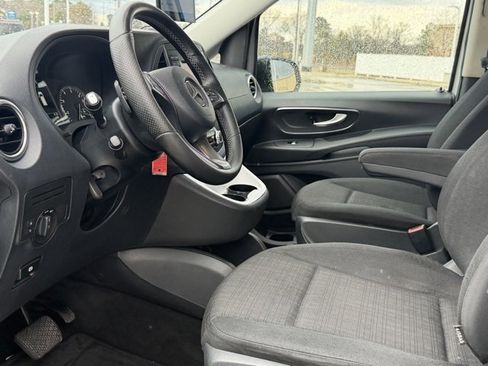 Used 2017 Mercedes-Benz Metris Passenger image 11