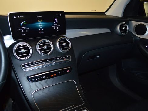 Certified 2022 Mercedes-Benz GLC 300 image 24