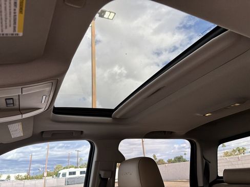 Used 2017 GMC Sierra 2500 Denali w/ Duramax Plus Package image 6