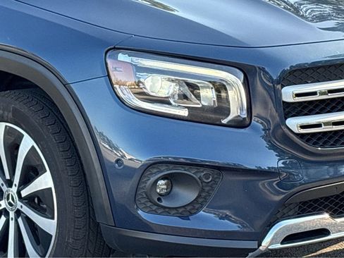 Used 2021 Mercedes-Benz GLB 250 4MATIC image 2