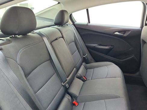 Used 2018 Chevrolet Cruze LT w/ Convenience Package image 28