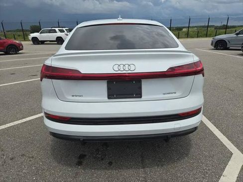 Used 2022 Audi e-tron Prestige w/ Prestige Package AWD/4WD image 8