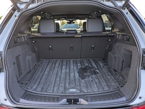 Certified 2025 Land Rover Discovery Sport Dynamic SE image 16