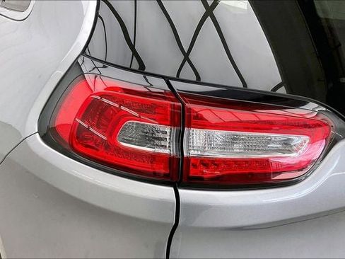 Used 2017 Jeep Cherokee Limited w/ Luxury Group image 27