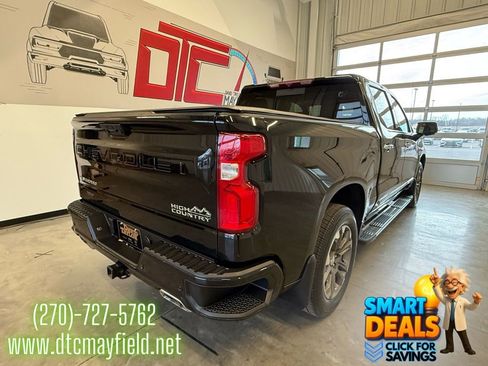 Used 2022 Chevrolet Silverado 1500 High Country w/ Max Trailering Package AWD/4WD image 2