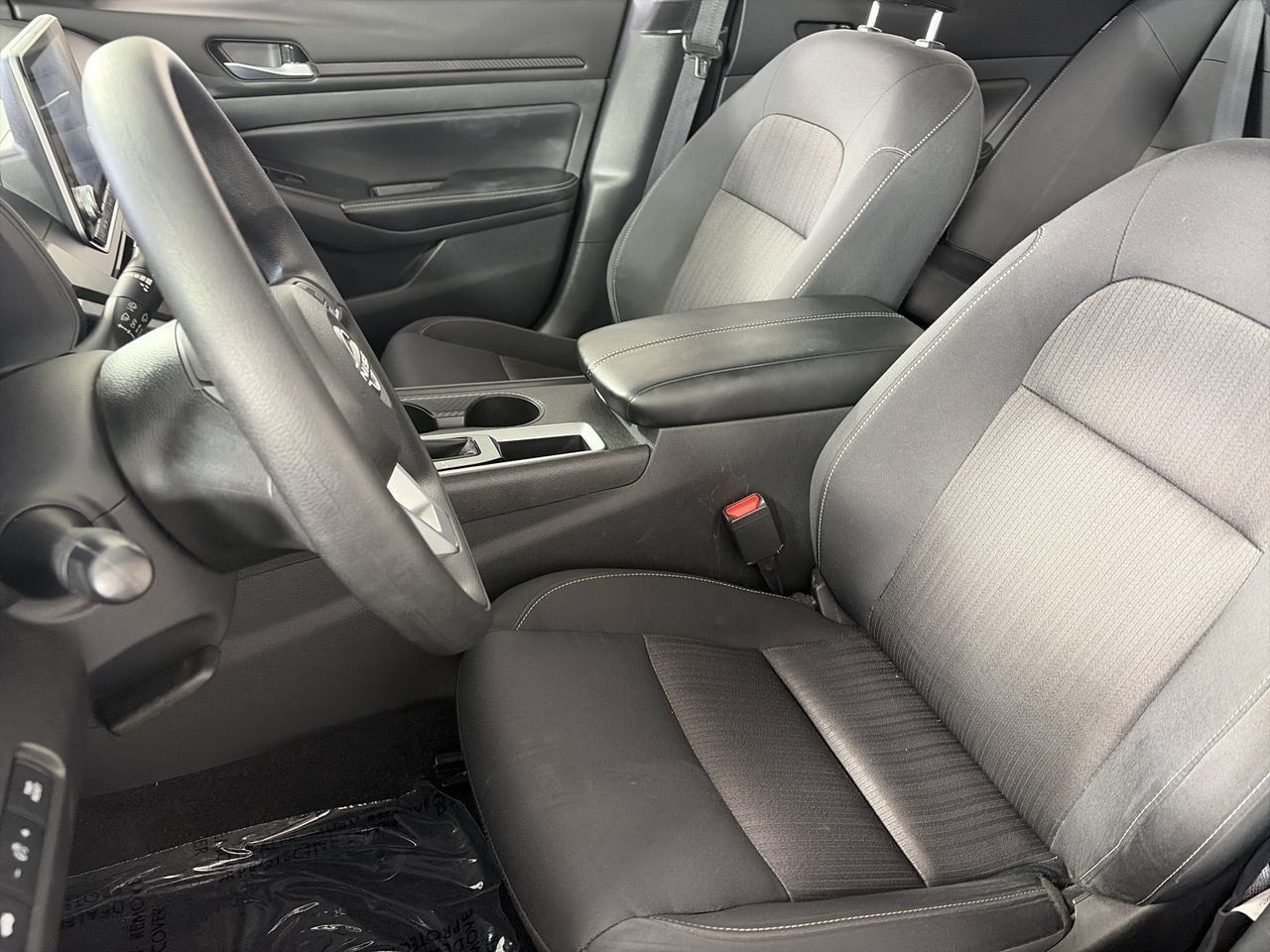Used 2025 Nissan Altima 2.5 SV FWD image 19