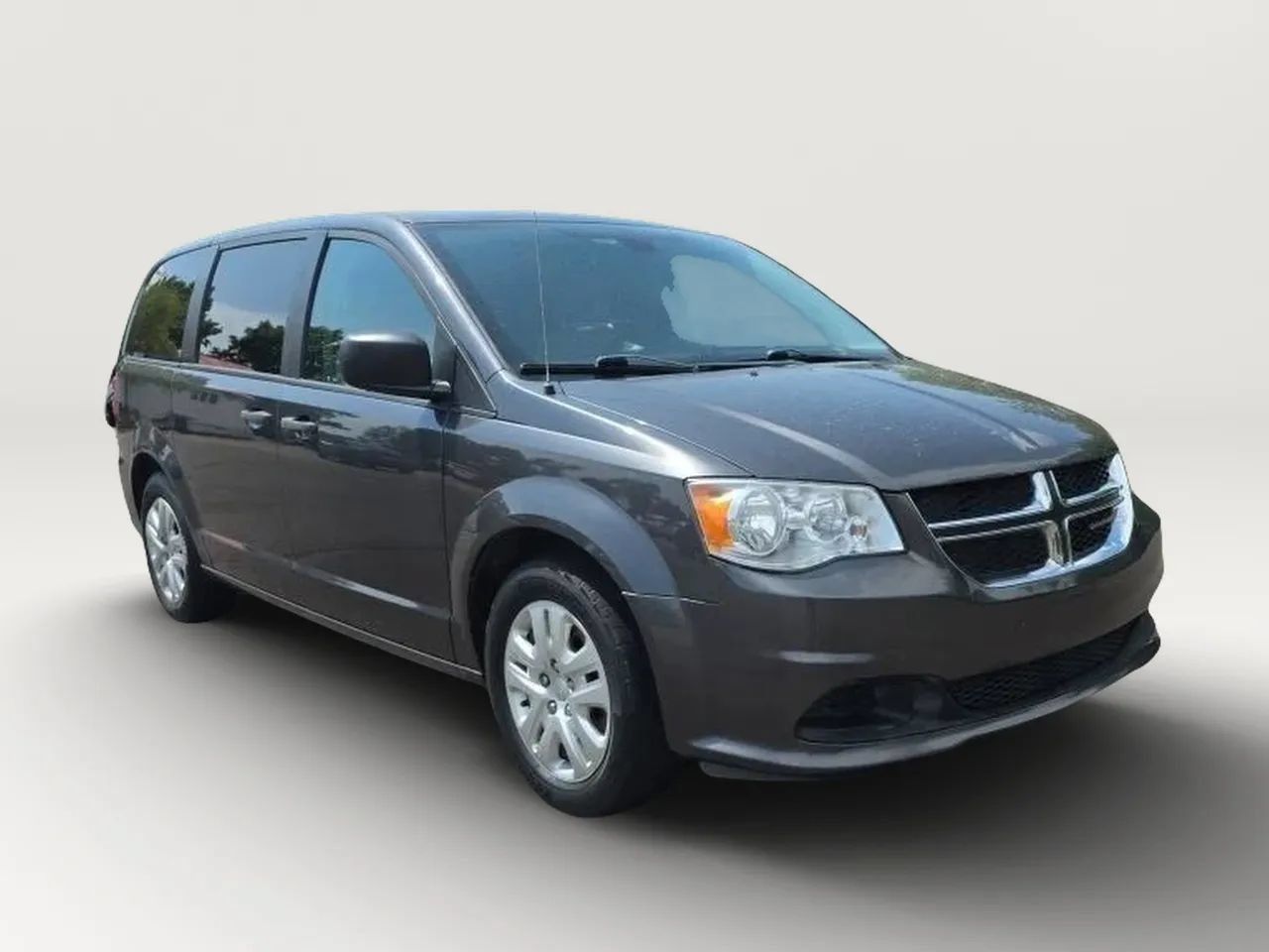 Used 2019 Dodge Grand Caravan SE w/ UConnect Hands-Free Group FWD image 3