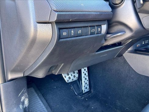 Used 2025 Toyota Camry SE image 35