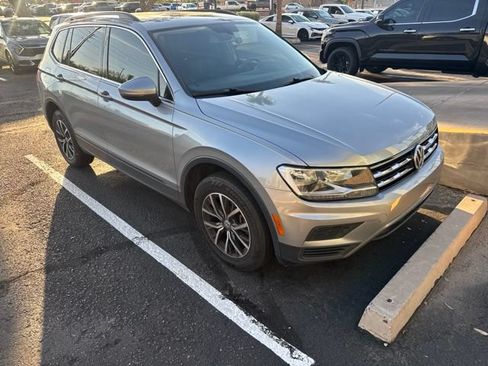 Used 2019 Volkswagen Tiguan SE w/ Panoramic Sunroof Package FWD image 8