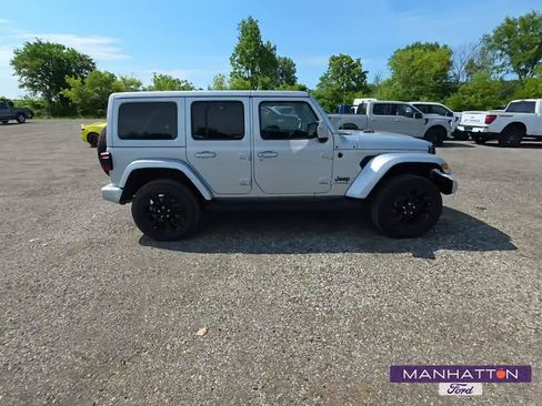 Used 2023 Jeep Wrangler Unlimited Sahara AWD/4WD image 1