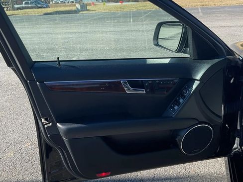 Used 2009 Mercedes-Benz C 300 4MATIC Sedan image 23