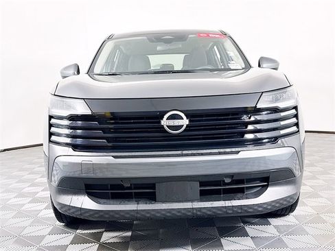 Certified 2025 Nissan Kicks SV image 2