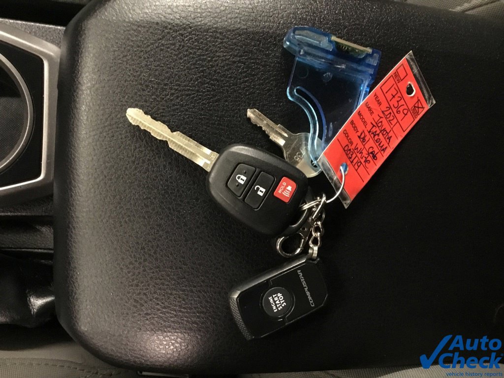 Used 2021 Toyota Tacoma SR5 AWD/4WD image 56