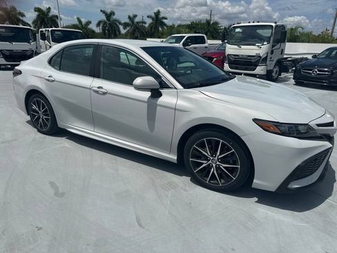 Used 2024 Toyota Camry SE FWD image 15
