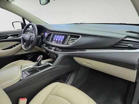 Used 2020 Buick Enclave Essence FWD image 26