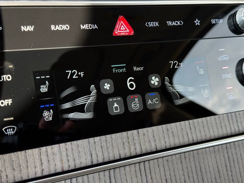 New 2026 Genesis GV80 2.5T Advanced image 36