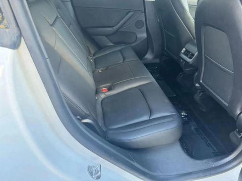 Used 2021 Tesla Model Y Long Range image 11