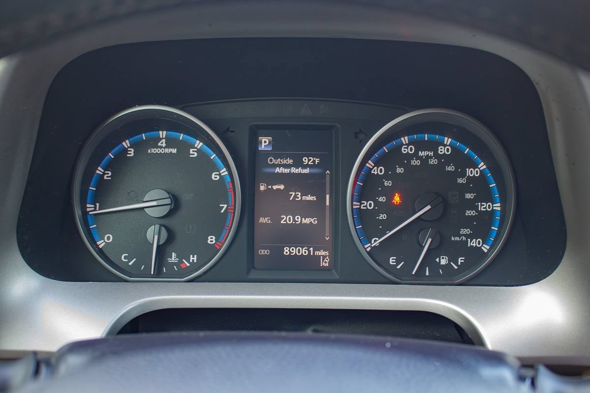 Used 2017 Toyota RAV4 XLE FWD image 25