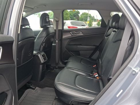 Used 2024 Kia Sportage EX AWD/4WD image 10