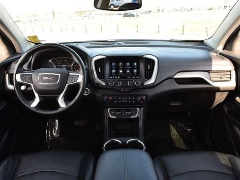 Used 2024 GMC Terrain SLT image 7