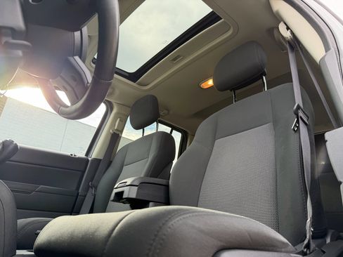 Used 2013 Jeep Compass Latitude w/ Sun/Sound Group image 11