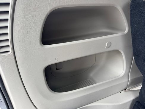 Used 2020 Chrysler Pacifica Touring-L image 17