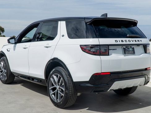 Used 2025 Land Rover Discovery Sport Dynamic SE image 3