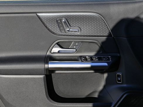 New 2025 Mercedes-Benz GLA 250 4MATIC image 25