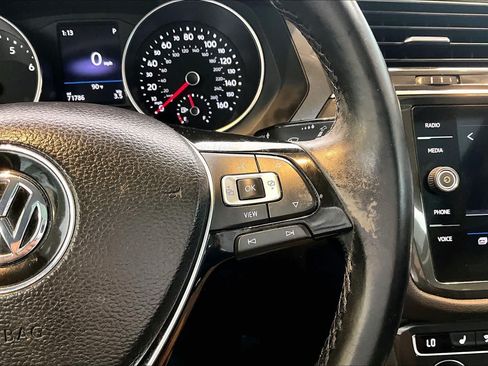 Used 2019 Volkswagen Tiguan SE w/ Panoramic Sunroof Package FWD image 24