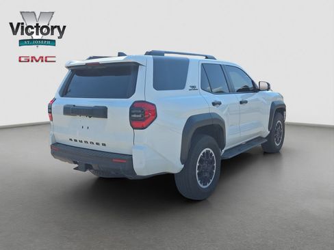 Used 2025 Toyota 4Runner TRD Off-Road Premium AWD/4WD image 18