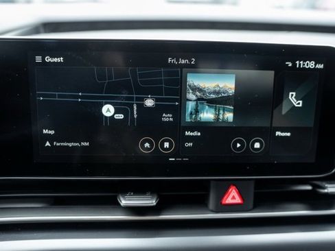 Used 2025 Kia Carnival image 17