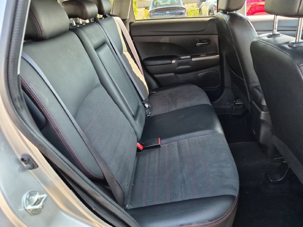 Used 2025 Mitsubishi Outlander Sport SE AWD/4WD image 30