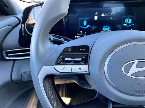 Used 2024 Hyundai Elantra SEL w/ Convenience Package image 23