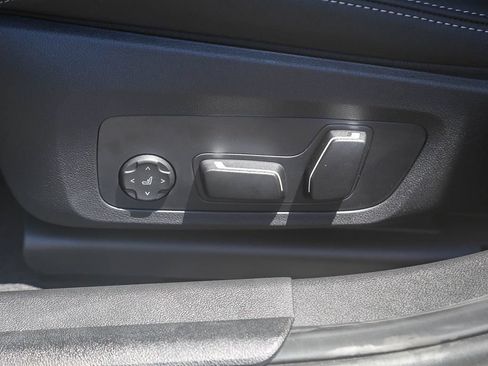 New 2026 BMW 330i Sedan w/ M Sport Package RWD image 17