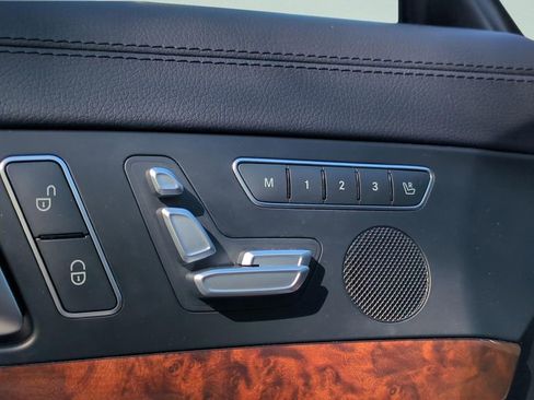 Used 2015 Mercedes-Benz SL 550 image 18