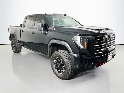 Used 2025 GMC Sierra 2500 AT4X image 4