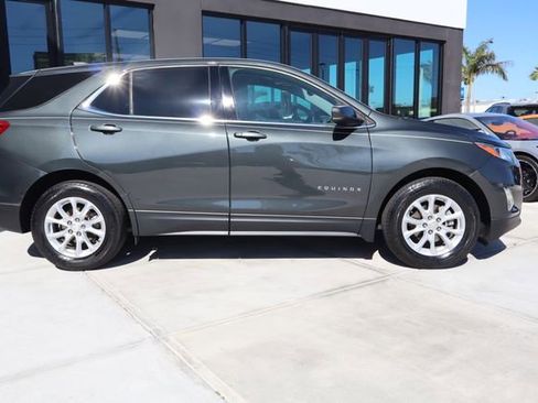 Used 2020 Chevrolet Equinox LT image 2