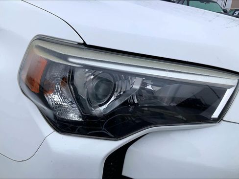 Used 2016 Toyota 4Runner SR5 image 24