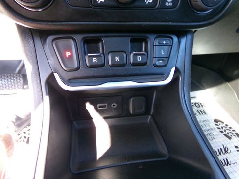 Used 2018 GMC Terrain SLE w/ Driver Convenience Package AWD/4WD image 18