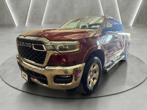 Used 2025 RAM 1500 Big Horn AWD/4WD image 3