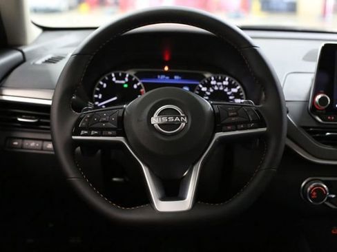 New 2025 Nissan Altima 2.5 SR image 16