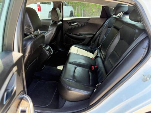 Used 2017 Chevrolet Malibu Premier w/ Driver Confidence Package image 10