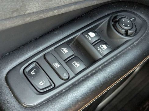 Used 2018 Jeep Compass Sport FWD image 24