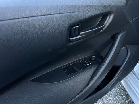 Used 2025 Toyota Corolla LE image 12