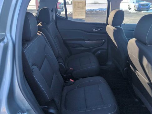 Used 2023 GMC Acadia SLE w/ Driver Convenience Package image 33