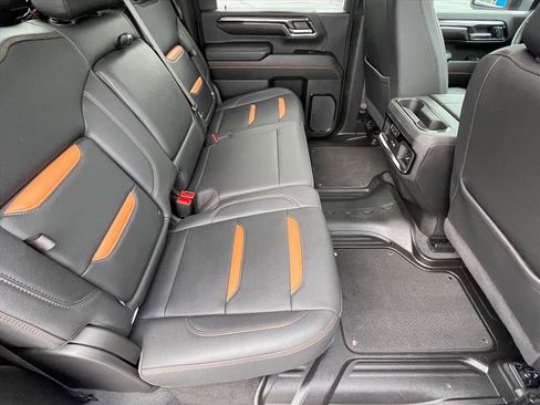 Used 2024 GMC Sierra 2500 AT4 w/ AT4 Premium Plus Package AWD/4WD image 28
