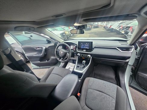 Used 2022 Toyota RAV4 XLE image 21