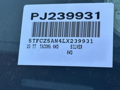 Used 2020 Toyota Tacoma TRD Off-Road w/ Technology Package AWD/4WD image 54